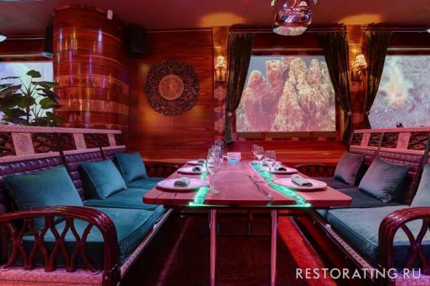 Интерьер ресторана Лодка