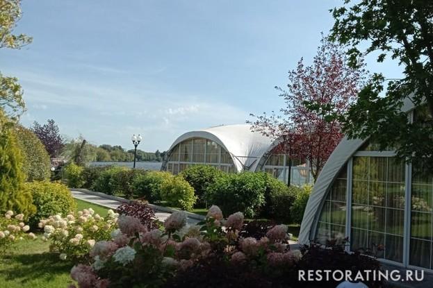 Интерьер ресторана Water House