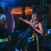 Шоу на виолончелях: Симфонические хиты легендарной Nirvana на теплой крыше 2023