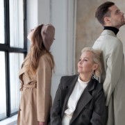 Поэтический спектакль «Девочка в трусах и каске»