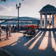 Онлайн-программы в парках Москвы 2020