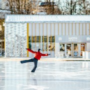 Спортивные развлечения от «Городской фермы» на катке ВДНХ 2022