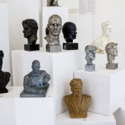 Выставка «Культ поэта. Владимир Маяковский в предметах коллекционирования»