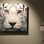 Выставка «Белый тигр Запада идет на Восток» фотографии