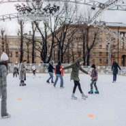 Катки в парках Москвы 2022-2023 фотографии