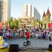 Летний фестиваль локальных развлечений и услуг «Неспальный район» фотографии