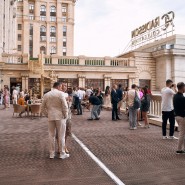 Легенды «Мосфильма» в джазе: хиты советского кино внутри исторической высотки фотографии