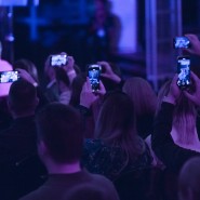 Симфонический трибьют-концерт Linkin Park на крытой крыше при 1500 свечей фотографии