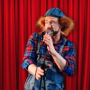 Стендап для детей: семейное комедийное шоу выходного дня фотографии