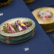 Выставка «Драгоценные часы и табакерки» фотографии