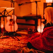 Уютный вечер медитативной музыки с кельтской арфой при свечах 2022 фотографии