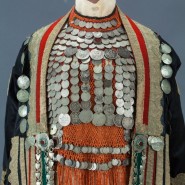 Выставка «Праздничная одежда народов России XIX-XX веков» фотографии