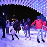 Флешмоб на катке ВДНХ #ВМЕСТЕМЫСИЛА 2022 фотографии