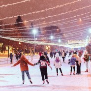 Катки в парках Москвы 2022-2023 фотографии