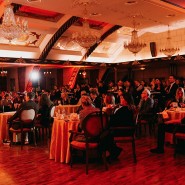 Чарующие хиты Эдит Пиаф, Патрисии Каас, Zaz в стиле французских кабаре на теплой атмосферной крыше 2023 фотографии