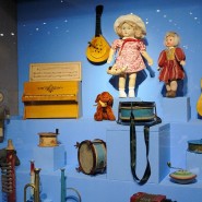 Выставка «Другое детство. Игрушки 1920-х – 1950-х годов» фотографии