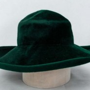 Выставка «Шляпу оставляй в прихожей…» фотографии