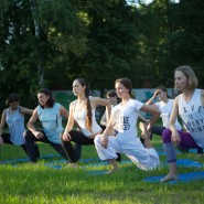 Йога в парках Москвы 2020 фотографии