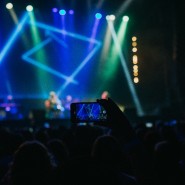 Шоу «Эпоха стадионного рока на виолончелях» на мультимедийной сцене в центре Москвы 2023 фотографии
