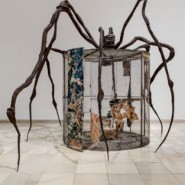 Выставка «Луиз Буржуа. Структуры бытия: клетки» фотографии