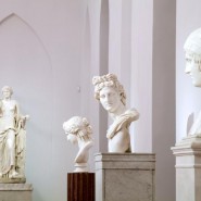 Выставка «Дворец во дворце. Скульптура Останкина в Оперном доме Царицына» фотографии