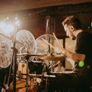 Симфонический трибьют-концерт Linkin Park на крытой крыше при 1500 свечей фотографии