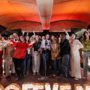 Некараоке вечеринка на тёплой крыше под хиты 90-х и 2000-х фотографии