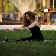 Йога в парках Москвы 2022 фотографии