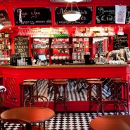 Французское кафе «Жан-Жак» фотографии