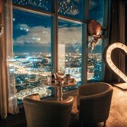 Романтическое свидание на 67 этаже фотографии