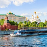 Прогулка на теплоходе «Ривер Палас» по центру Москвы фотографии