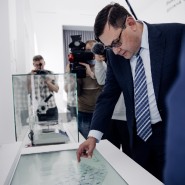 Выставка «Жизнь с вирусами» фотографии