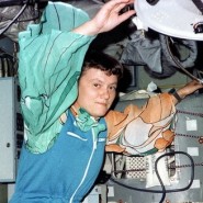 Выставка «У них под каблучками — звёзды!» фотографии