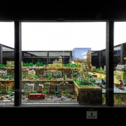Магия Lego в центре Москвы фотографии