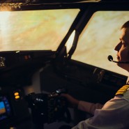Подарок на 8 марта и конкурс на авиатренажёре Dream Aero фотографии