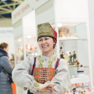 Выставка-ярмарка народных художественных промыслов «ЛАДЬЯ. Зимняя сказка-2022» фотографии