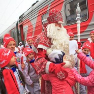Поезд Деда Мороза в Москве 2022 фотографии