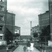 Выставка «У ворот коммуны» фотографии