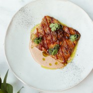 Печеный баклажан с мисо, соусом из угря и песто из кинзы