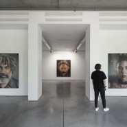 Выставка «Chuck Close. Infinite» фотографии