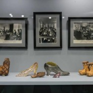 Выставка «Легкой поступью по мостовой» фотографии