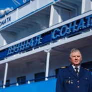В гости на «Лунную сонату»: экскурсия по теплоходу с обедом или ужином фотографии