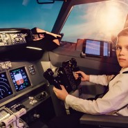Подарок на 8 марта и конкурс на авиатренажёре Dream Aero фотографии