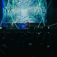 Шоу «Эпоха стадионного рока на виолончелях» на мультимедийной сцене в центре Москвы 2023 фотографии