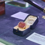 Выставка «Аксессуары эпохи: искусство повседневной роскоши» фотографии