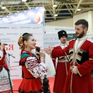 Выставка-ярмарка народных художественных промыслов «ЛАДЬЯ. Зимняя сказка-2022» фотографии