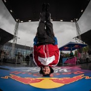 Финал чемпионата мира по уличным танцам Red Bull Dance Your Style 2021 фотографии