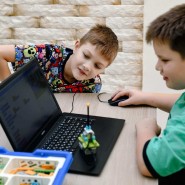Зимний городской лагерь по робототехнике и программированию «Лига Роботов» 2023 фотографии