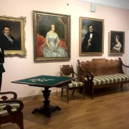 Выставка «Выход в свет. Балы и салоны в Москве XIX века» фотографии