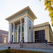 Выставка памяти Таира Салахова фотографии